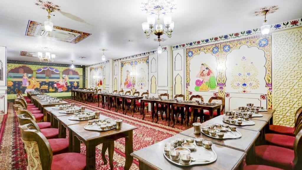 The Royal Ville Agra - Family & Corporate Hotel Bagian luar foto
