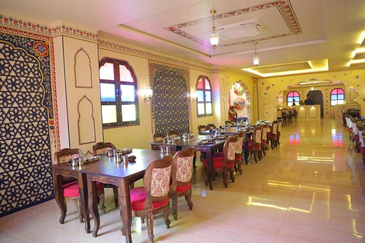 The Royal Ville Agra - Family & Corporate Hotel Bagian luar foto