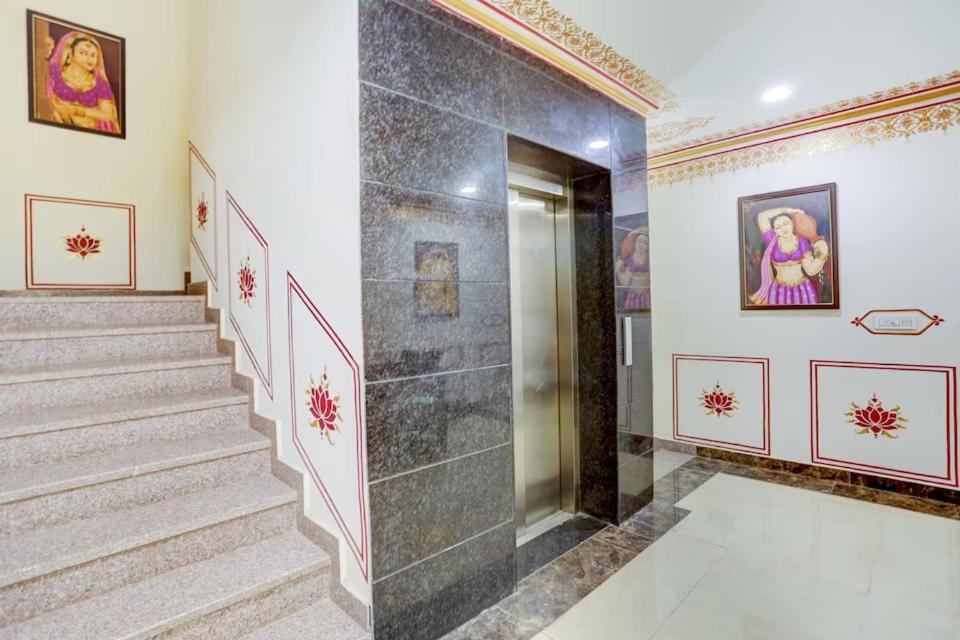 The Royal Ville Agra - Family & Corporate Hotel Bagian luar foto