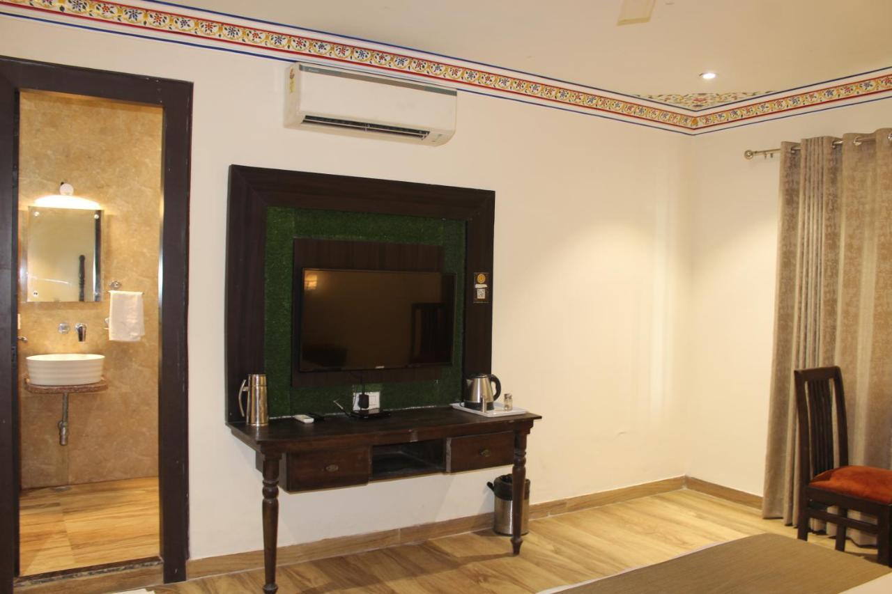 The Royal Ville Agra - Family & Corporate Hotel Bagian luar foto