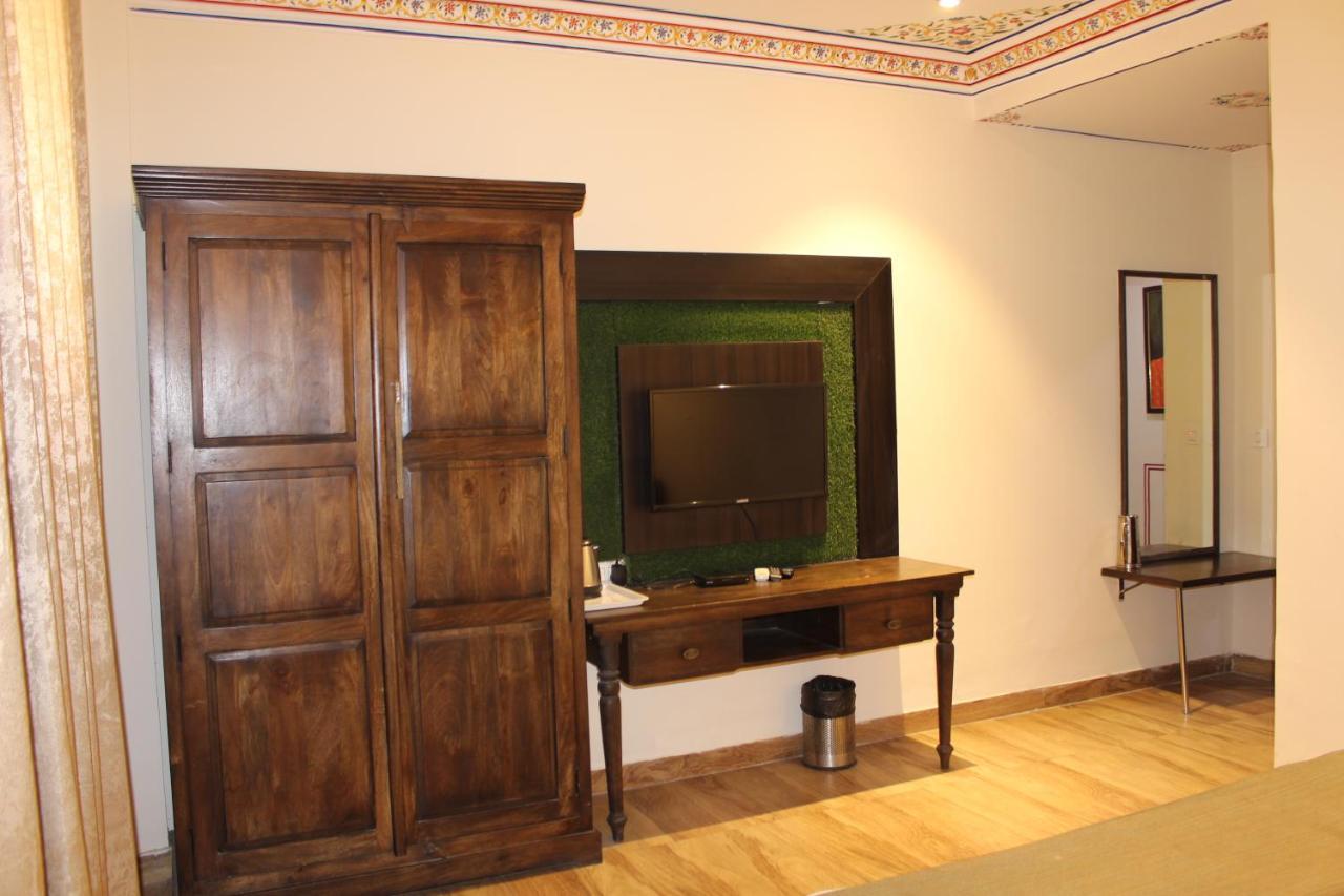 The Royal Ville Agra - Family & Corporate Hotel Bagian luar foto