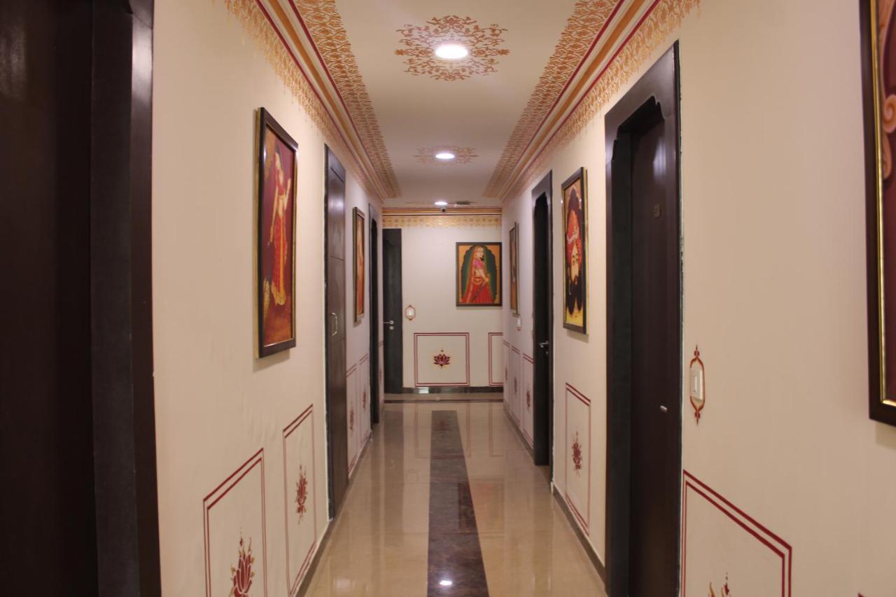 The Royal Ville Agra - Family & Corporate Hotel Bagian luar foto