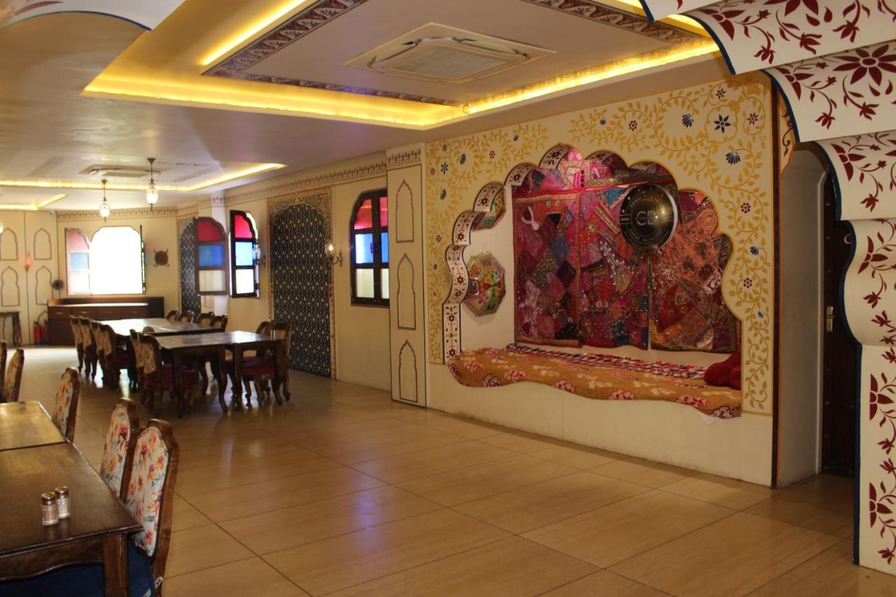 The Royal Ville Agra - Family & Corporate Hotel Bagian luar foto