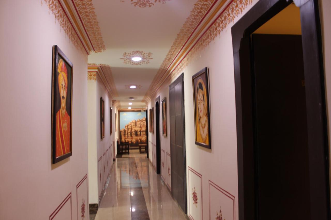 The Royal Ville Agra - Family & Corporate Hotel Bagian luar foto