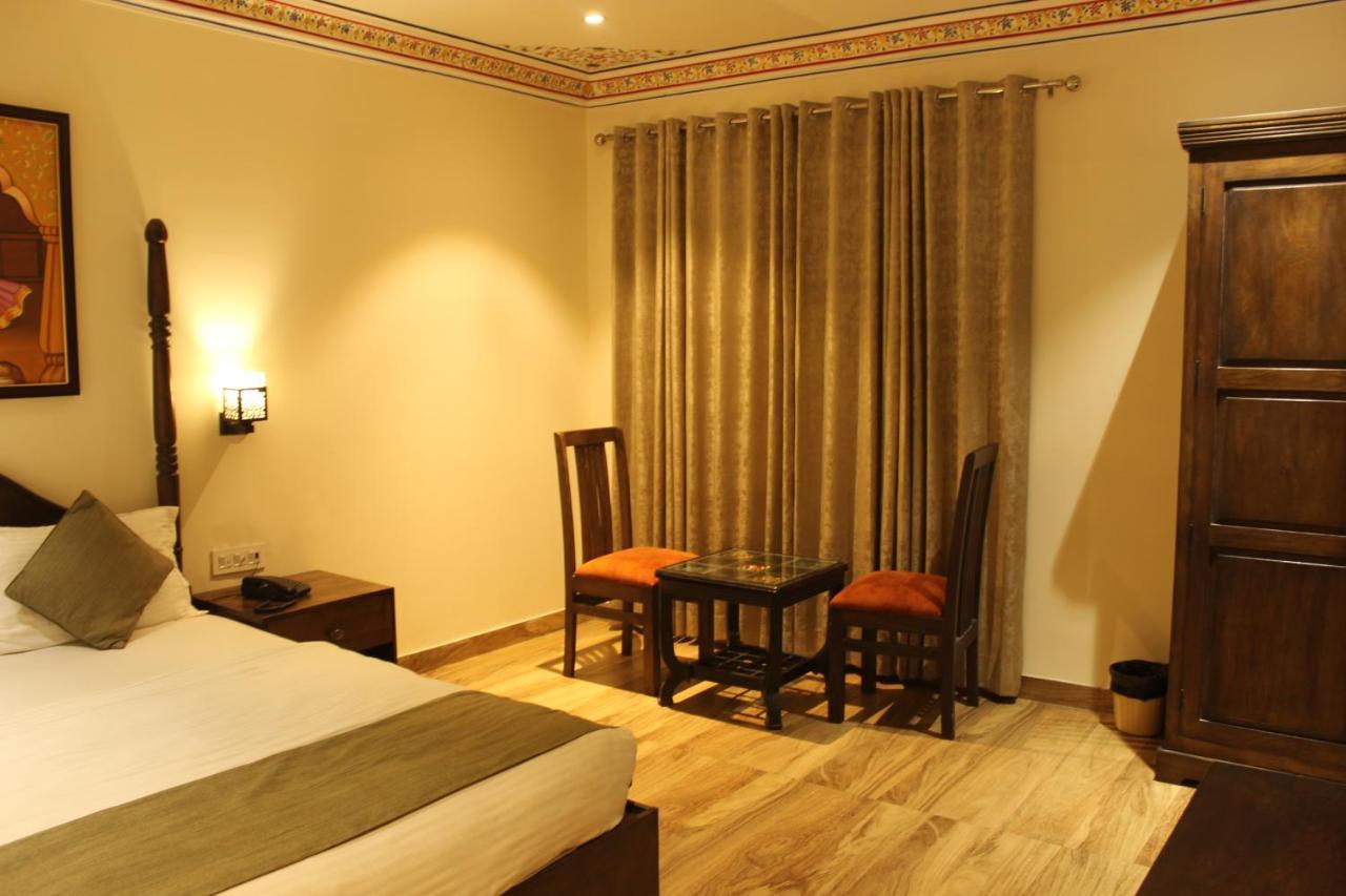 The Royal Ville Agra - Family & Corporate Hotel Bagian luar foto