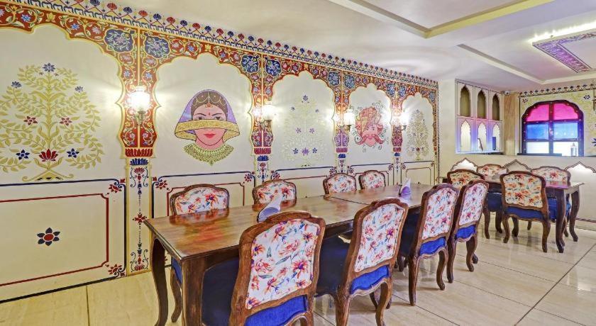 The Royal Ville Agra - Family & Corporate Hotel Bagian luar foto